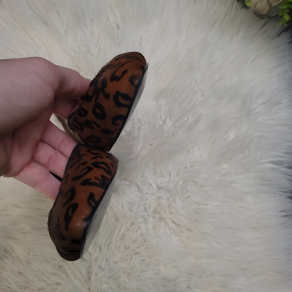 Ann Taylor Loft Point Toe Leopard Texture Print Flats Size 9 - Picture 4 of 12